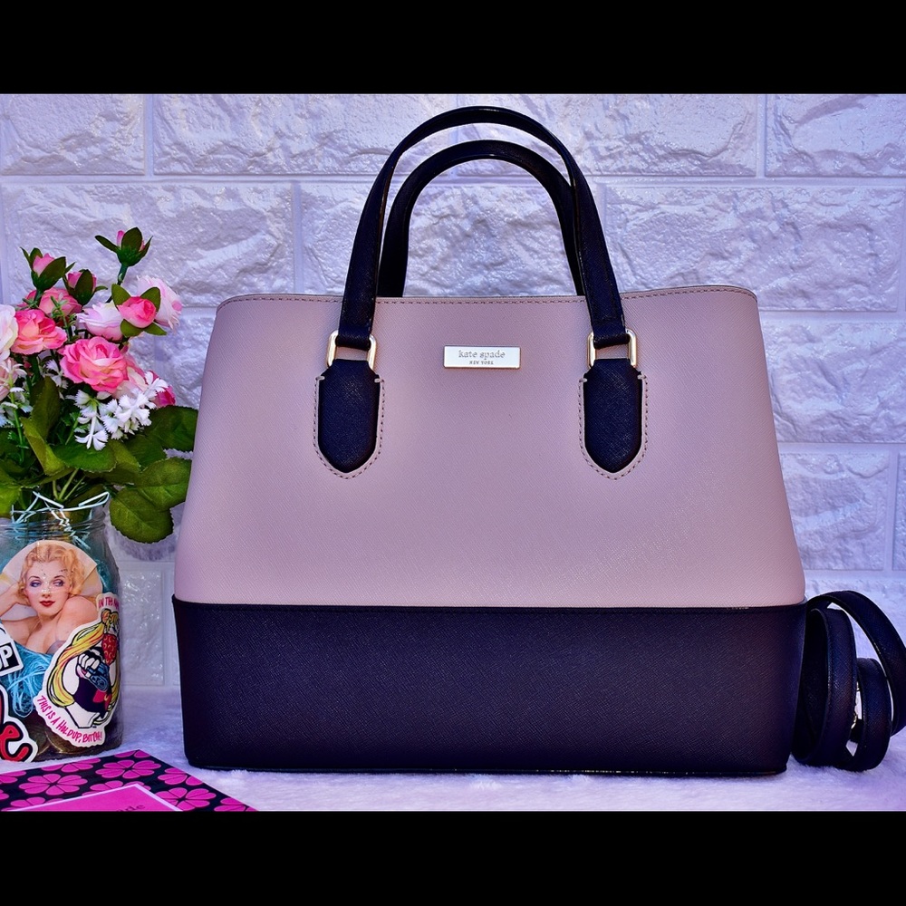 SOLD‼️ Kate Spade laurel way evangelie